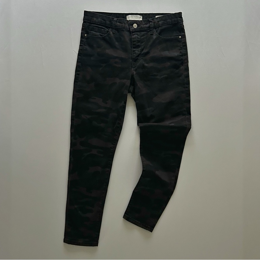 Social Standard Black Camo High-Rise Ankle Skinny Jeans Size 6 fall/winter Denim